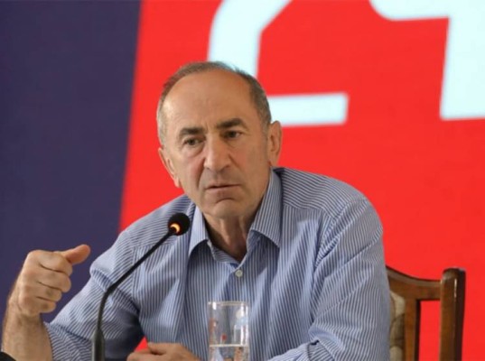 Ռոբերտ Քոչարյանը թիմին հավաքել է. երկօրյա նիստ՝ Բյուրականում․ Հրապարակ