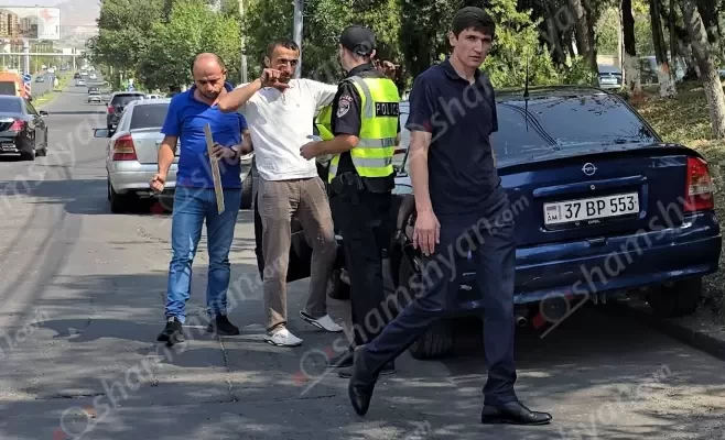 Աբովյան քաղաքում բախվել են Opel-ները. վարորդներից մեկը քննիչ է. shamshyan.com