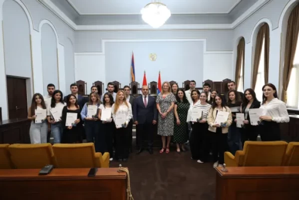 ՀՀ-ում Նիդերլանդների նորանշանակ դեսպանը միացել է ՍԴ-ի «ամառային դպրոցի» միջոցառմանը