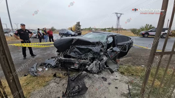 Աշտարակում բախվել են «Lexus»-ն ու «KamAZ» բետոնախառնիչը. կա վիրավոր. shamshyan.com