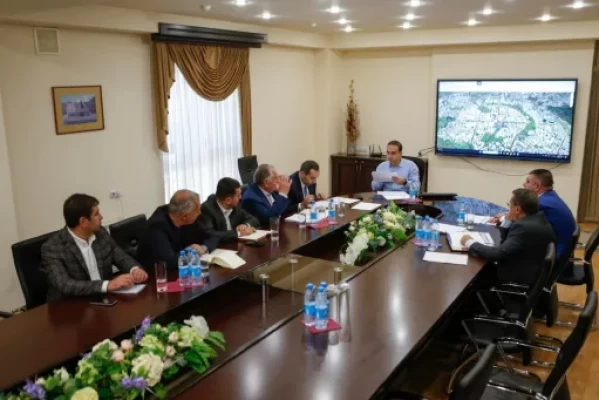 Ավինյանը ՀԷՑ-ի հետ քննարկել է փոքր կենտրոնի էներգամատակարարման ցանցի արդիականացման ծրագիրը