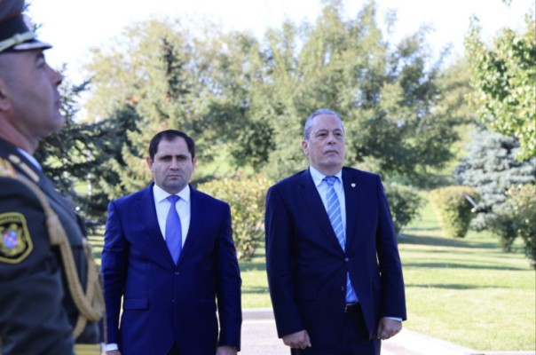 Սուրեն Պապիկյանն ընդունել է Կիպրոսի պաշտպանության նախարարին