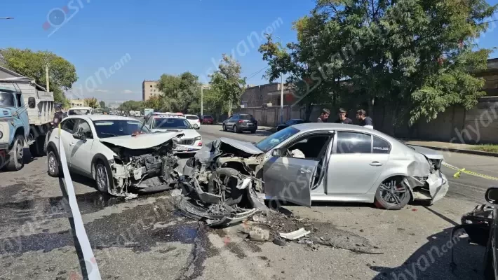 Երևանում բախվել են BMW-ն, Mercedes-ը և Mazda CX-30-ը. կան վիրավորներ. shamshyan.com