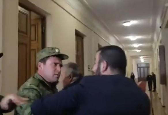 Լարված վիճակ, հայհոյանքներ․ Հրապարակ
