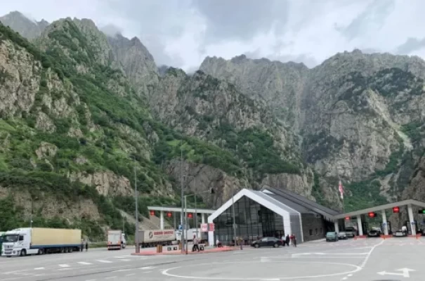 ՀՀ տարածքում ավտոճանապարհներն անցանելի են. Լարսը բաց է