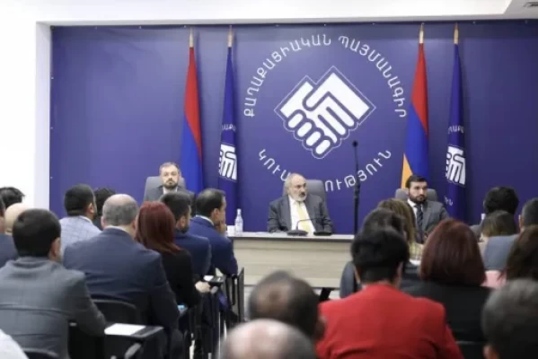 Սրբուհի Գալյանի «Պռավադնիկները»․ Հրապարակ