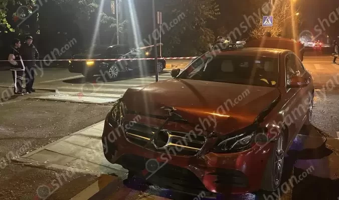 Երևանում բախվել է 2 Mercedes. կա վիրավոր. shamshyan.com