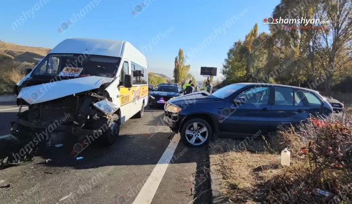 Կոտայքի մարզում «BMW X5»-ը բախվել է պատին, ապա մարդատար «Գազել»-ին, որում եղել է 15 ուղևոր. shamshyan.com