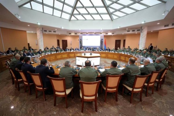 ՊՆ առանցքային պաշտոնները թափուր են․ Հրապարակ