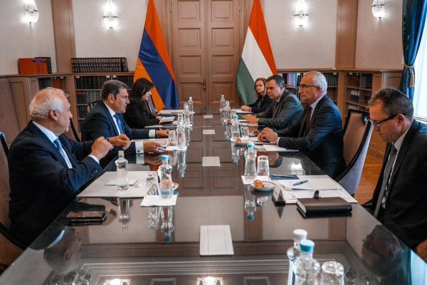 Հայաստանի և Հունգարիայի ԱԳ նախարարությունների միջև տեղի են ունեցել քաղաքական խորհրդակցություններ