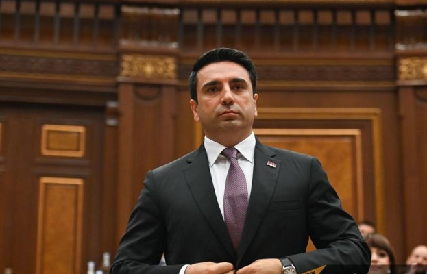 Մեզ սնող հերոսներին՝ ողջո՜ւյն, ողջո՜ւյն