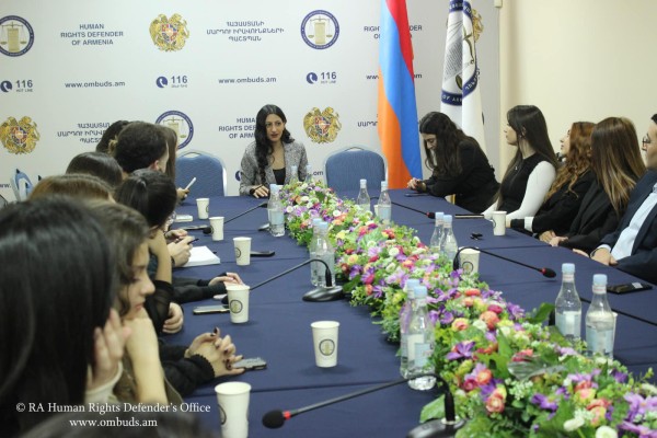 Անահիտ Մանասյանն ընդունել է Լիբերալ քաղաքականության դպրոցի սաներին