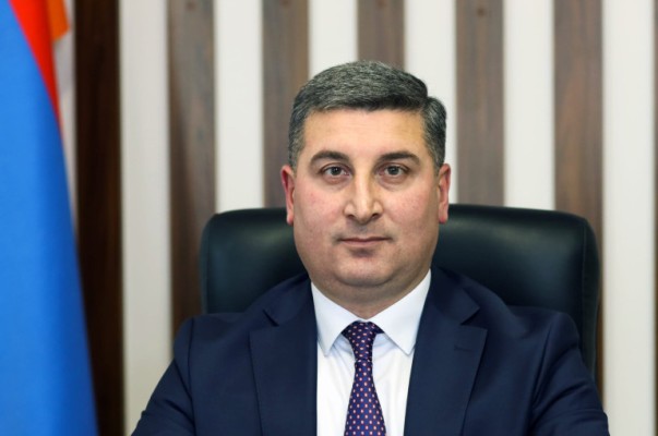 Հեռանում եմ հանգիստ և խաղաղ. Գնել Սանոսյանը նույնպես հրաժարական տվեց