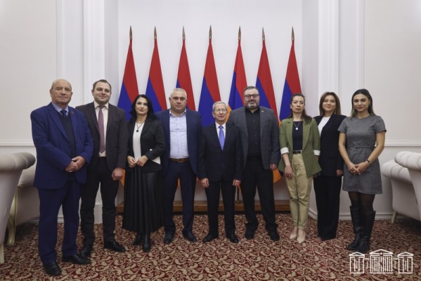 ԱԺ բարեկամական խմբի անդամները հանդիպել են Հայաստանում Կուբայի դեսպանի հետ