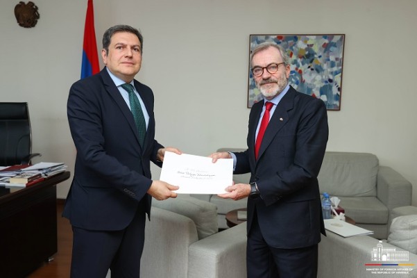 Իսպանիայի նորանշանակ դեսպանն իր հավատարմագրերի պատճենն է հանձնել ՀՀ ԱԳ նախարարի տեղակալին