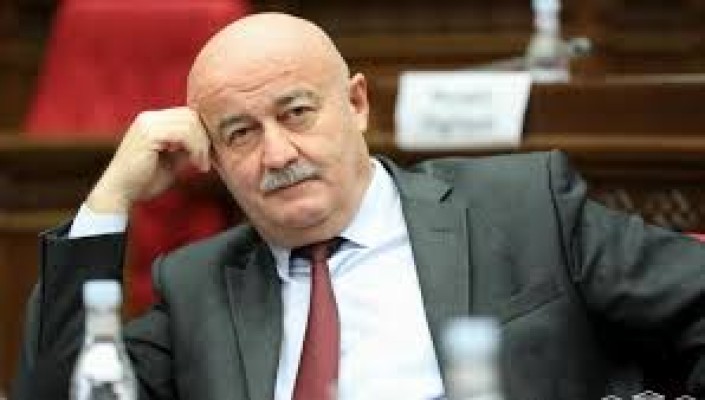 Ով է կաշառք վերցնում, ով՝ դղյակներ կառուցում․ Հրապարակ