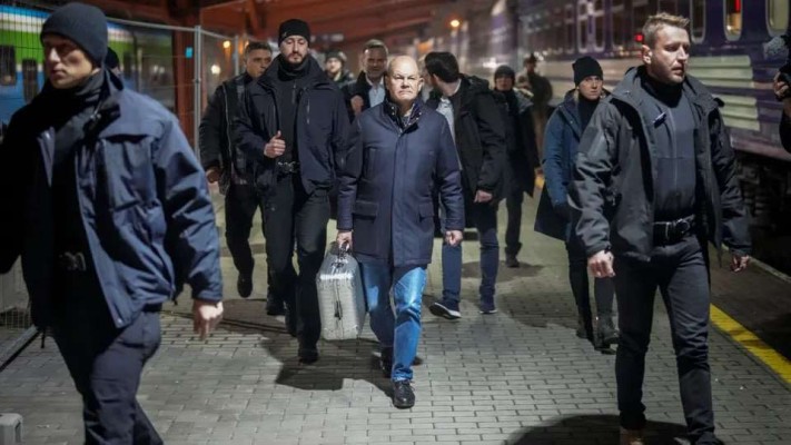 Շոլցը օգնության նոր փաթեթով ժամանել է Կիև