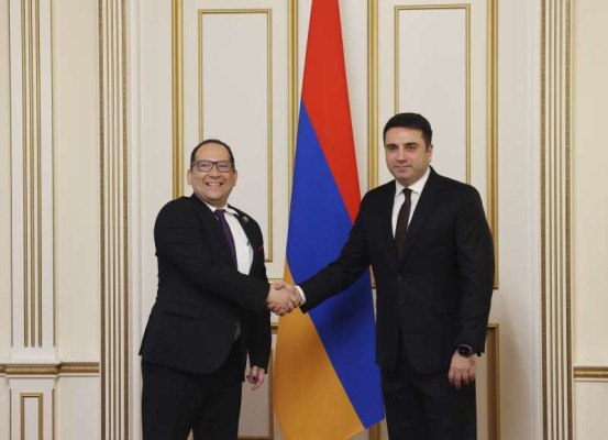 Ալեն Սիմոնյանը հանդիպել է Կոլումբիայի դեսպանին
