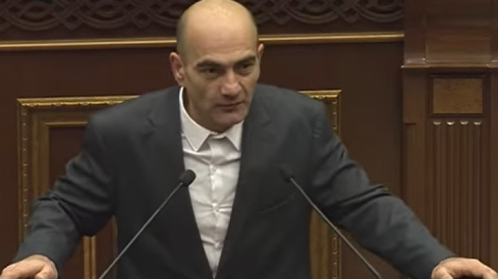 Մարդիկ ասում են՝ «գետինը մտնեք», որովհետև տրանսպորտն էս վիճակում է․ Թադևոս Ավետիսյան