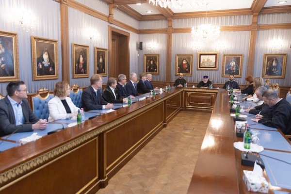 Վեհափառն Իտալիայի Բոլզանոյի քաղաքապետի հետ քննարկել է ՀՀ անվտանգային խնդիրները