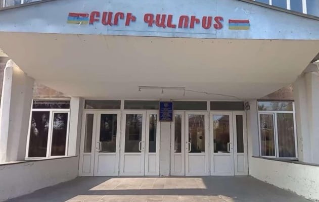 Գործադուլն ու դասադուլը արդյունք տվեցին․ ոստիկանների հետ դպրոց գնացող տնօրենը դիմում է գրել