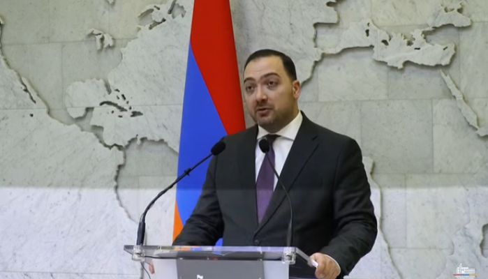 ՀՀ ԱԳՆ գլխավոր քարտուղարը պրիմիտիվ տեքստն առանց սխալների չի կարողանում կարդալ