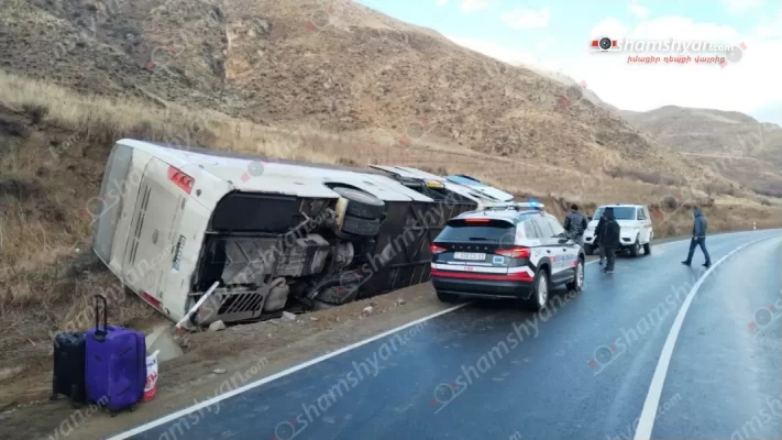 Սյունիքում Իրանից Հայաստան վերադարձող ավտոբուսը, որում 25 ուղևոր է եղել, կողաշրջվել է. shamshyan.com