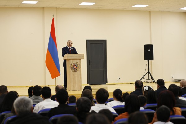 Կրթական համակարգը մեր երեխաներին պետք է սովորեցնի լավ ապրել. Փաշինյանը Գանձաքարում էր