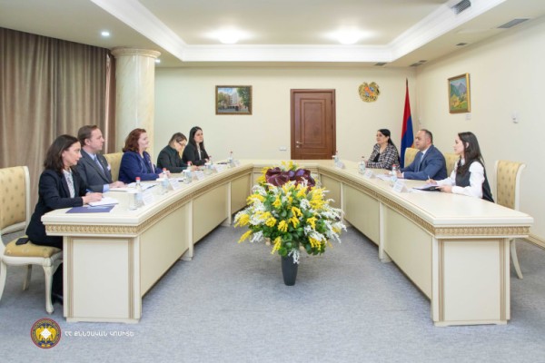 Քննչական կոմիտեի նախագահի տեղակալն ընդունել է ՀՀ-ում ԱՄՆ գլխավոր հյուպատոսին