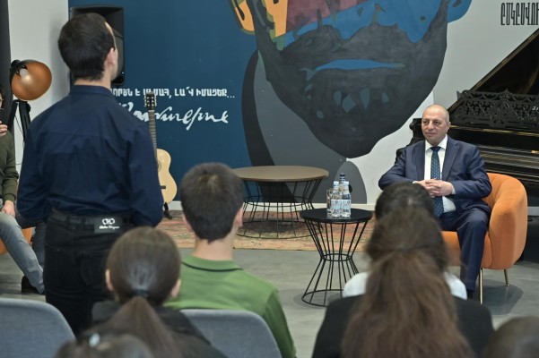 Պայմանավորվում են, բայց չգիտեն ինչ. Վանաձորի երիտասարդական խորհրդի առեղծվածը
