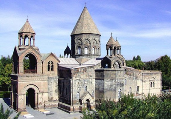 Եկեղեցին տոնում է Սուրբ Աթանաս և Սուրբ Կյուրեղ հայրապետների հիշատակության օրը