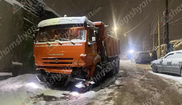 Երևանում աղբատար «Կամազ»-ը բախվել է 6 ավտոմեքենայի. կա վիրավոր. ժամանել է Տիգրան Ավինյանը. shamshyan.com