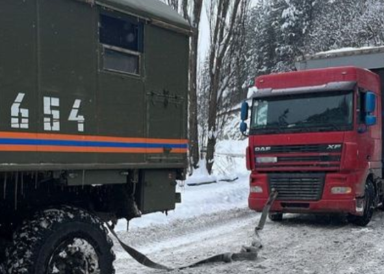 Փրկարարներն արգելափակումից դուրս են բերել ավտոմեքենաները