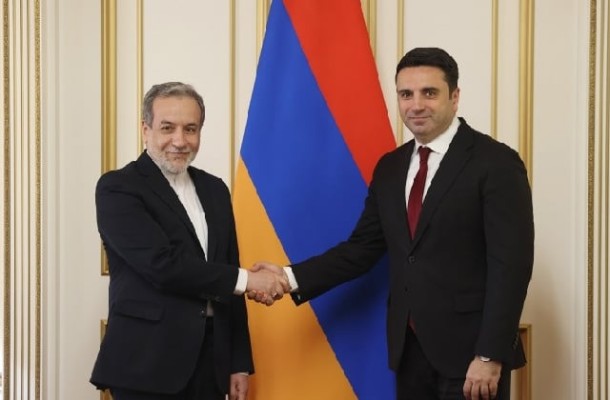 Ալեն Սիմոնյանը հանդիպել է Իրանի ԱԳ նախարարի հետ