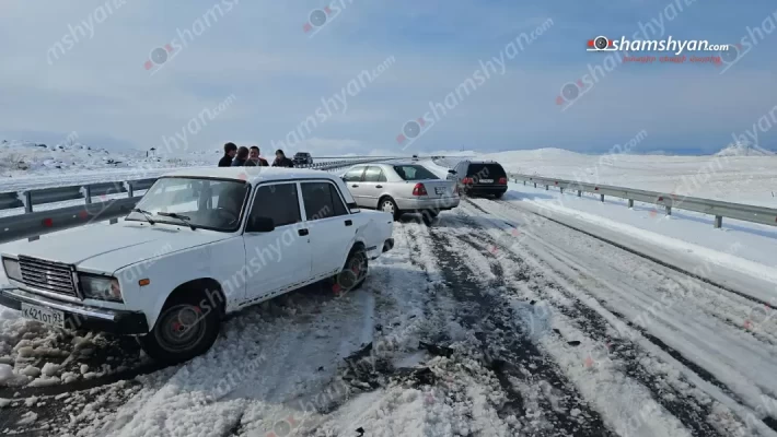 Երևան-Գյումրի ճանապարհին մերկասառույց է. ճանապարհը չեն մշակում. ՃՏՊ-ներ են եղել. shamshyan.com