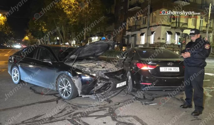 Երևանի կենտրոնում բախվել են «Hyundai Elantra»-ն ու «Toyota»-ն. կա 3 վիրավոր. shamshyan.com