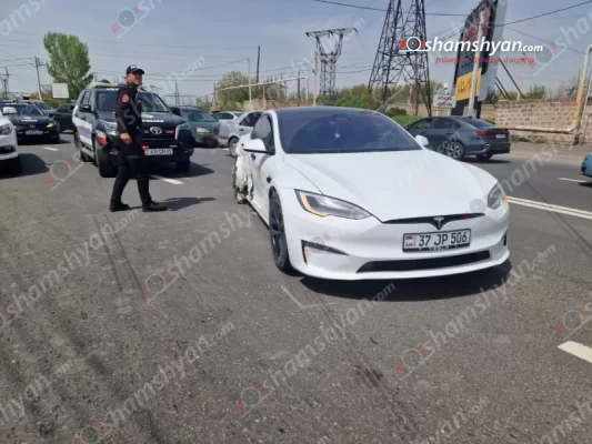 Աբովյանում բախվել են «Tesla»-ն և «Hyundai»-ը․ shamshyan.com