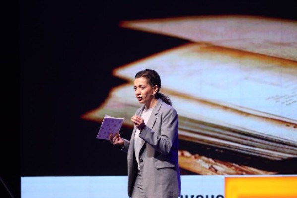 Կրթվենք,  որպեսզի կարողանանք անեծքի մակարդակից աճել. Աննա Հակոբյանի խորհուրդը