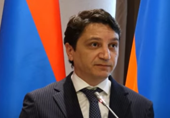 Եթե տեղ կա պարտք վերցնելու, որ ավելի առաջանցիկ տեմպով ներդրումներ անենք, դա պետք է անենք