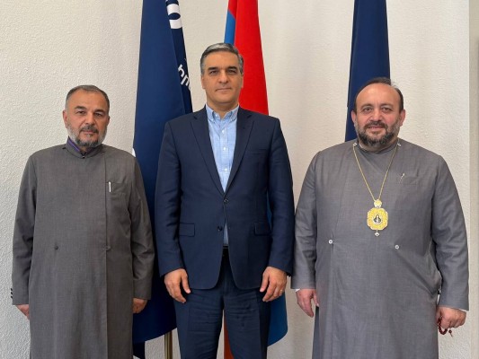 Թաթոյանը Արցախի թեմի առաջնորդի հետ քննարկել է հայ գերիների վերադարձի հարցը