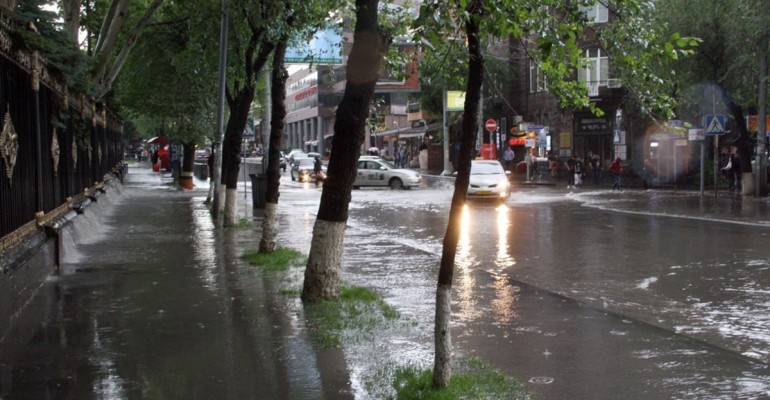Անձրեւները պատուհաս են դարձել հետխորհրդային երկրների քաղաքների համար. ո՞րն է պատճառը. Ժողովուրդ