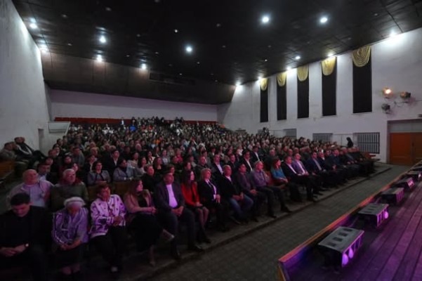 Բերդում Փաշինյանի ու Աննա Հակոբյանի դասախոսությունները՝ կիսադատարկ դահլիճում․ նրանց ոչ մի հարց չեն տվել