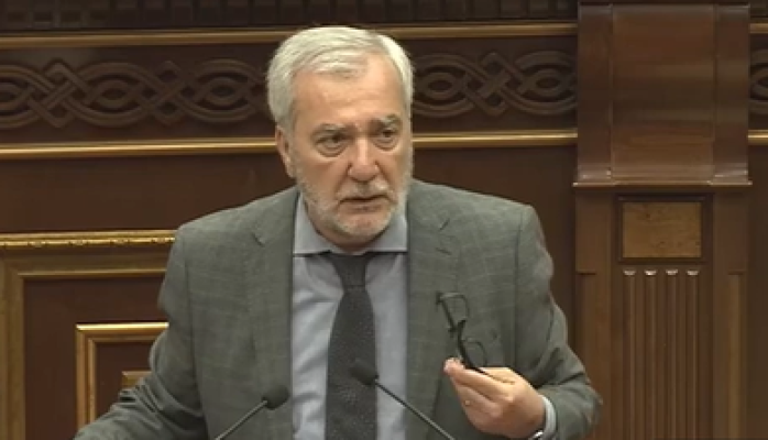 Ես կյաժ չեմ, սպիտակ եմ, վիրավորական բան չեմ ասել լրագրողին, նենգափոխում եք խոսքերս․ Անդրանիկ Քոչարյան