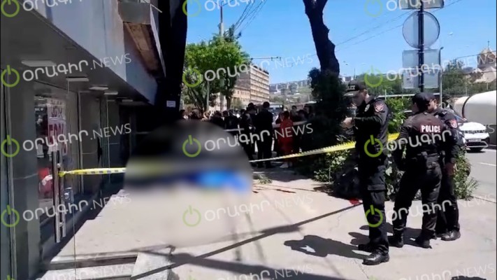 Ողբերգական դեպք՝ Երևանում․ բարձրահարկ շենքի բակում հայտնաբերվել է երիտասարդ աղջկա մարմին․ տեսանյութ