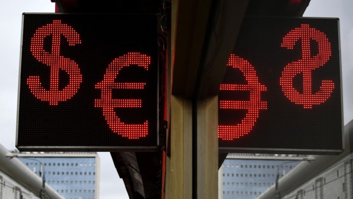 Ուկրաինան հնարավոր է դոլարից անցնի եվրոյի. Reuters 