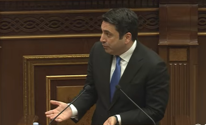 Դատախազությունը թող զբաղվի, տեսնի՝ ընկերոջս նորածին երեխուն կարո՞ղ ա՝ խաղալիք եմ նվիրել. Ալեն Սիմոնյան