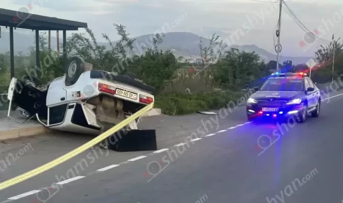 Արարատի մարզում բախվել են BMW-ն ու «ՎԱԶ 2107»-ը․ վերջինը գլխիվայր շրջվել է․ կա վիրավոր․ shamshyan.com