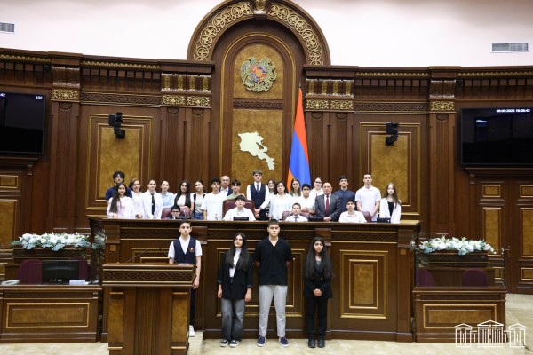 «Բաց դաս» ԱԺ-ում՝ մարզերի և Երևանի մի շարք ուսումնական հաստատությունների սաների համար