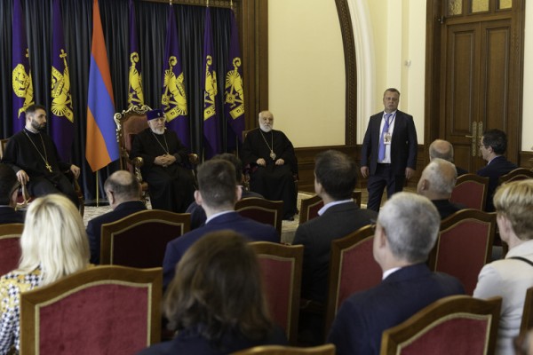 Վեհափառն ընդունել է Դատավորների եվրոպական միության տարեկան համաժողովի մասնակիցներին