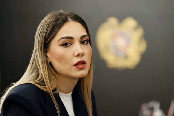 Ցմահ դատապարտյալների դաժան ծեծից 1,5 ամիս անց Սրբուհի Գալյանը այցելել է «Նուբարաշեն». Ժողովուրդ